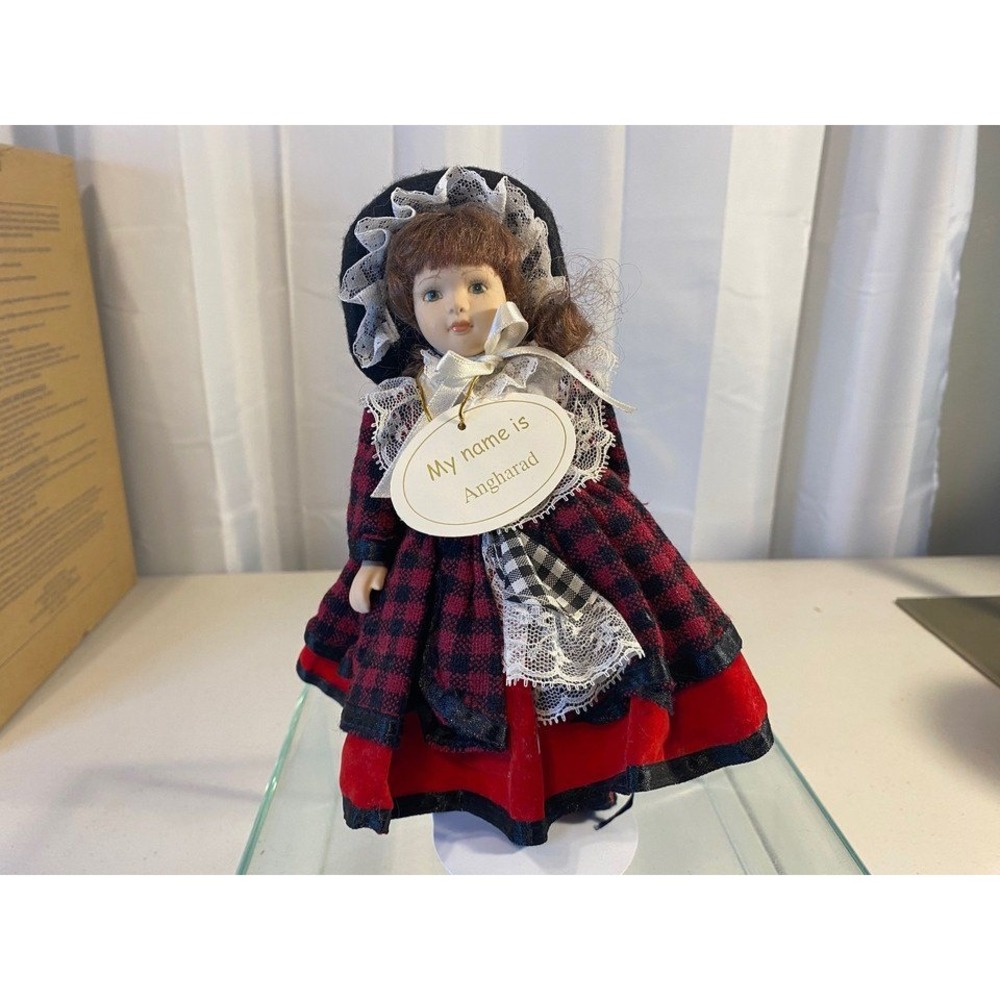 Leonardo Collector Porcelain Doll Angharad Welsh Heritage Plaid Dress Lace Trim